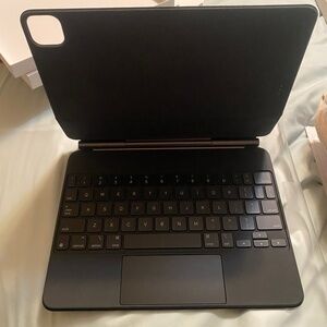 Magic Keyboard for iPad Pro 11